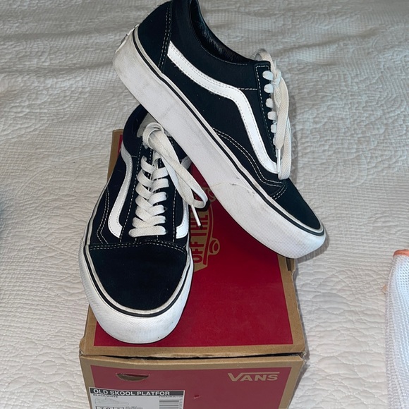 Vans Shoes - Vans Skate 8 blk/white. Woman’s 8.5 or men’s size 7